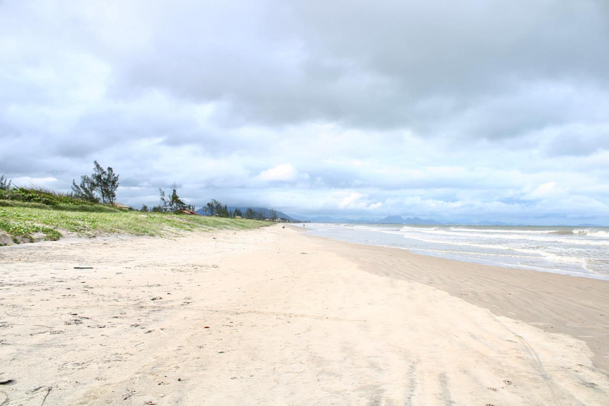 Casa temporada RecantoHouse inteira até 10 pessoas - 1 minuto a pé da praia, com piscina, sinuca e ar condicionado - Condominio Florestinha - Unamar - Cabo Frio Tamoios Esterno foto