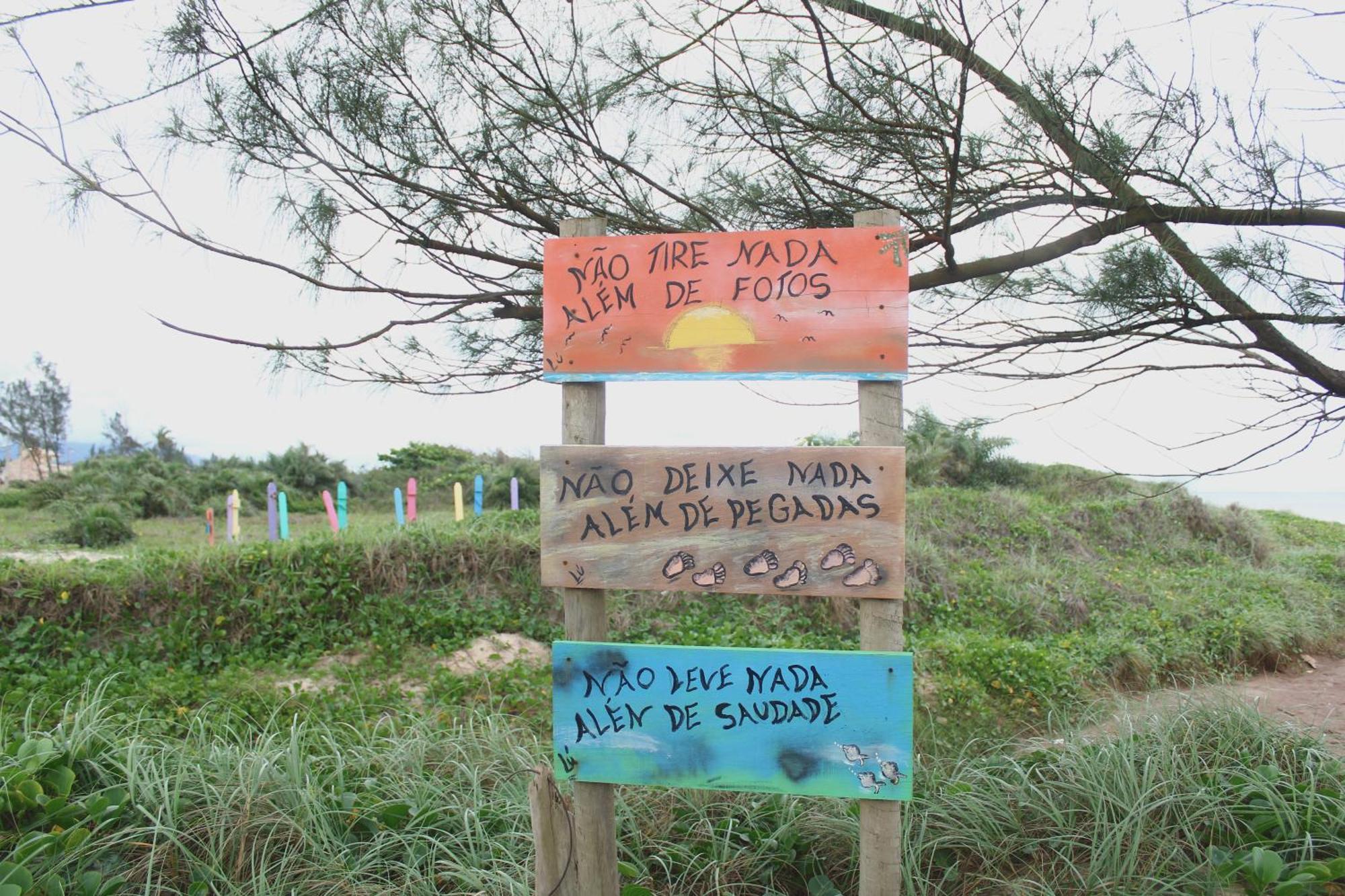 Casa temporada RecantoHouse inteira até 10 pessoas - 1 minuto a pé da praia, com piscina, sinuca e ar condicionado - Condominio Florestinha - Unamar - Cabo Frio Tamoios Esterno foto